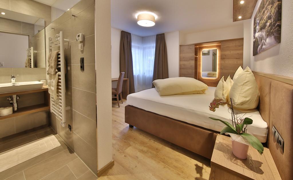 Hotel Garni Fiegl Apart Зёльден Экстерьер фото