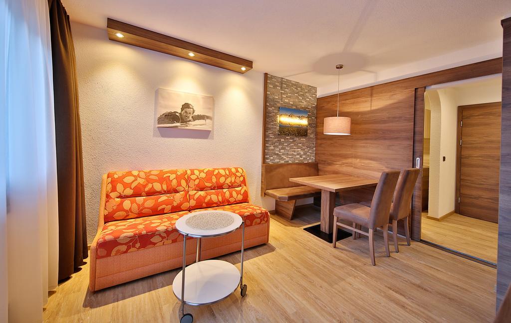 Hotel Garni Fiegl Apart Зёльден Экстерьер фото
