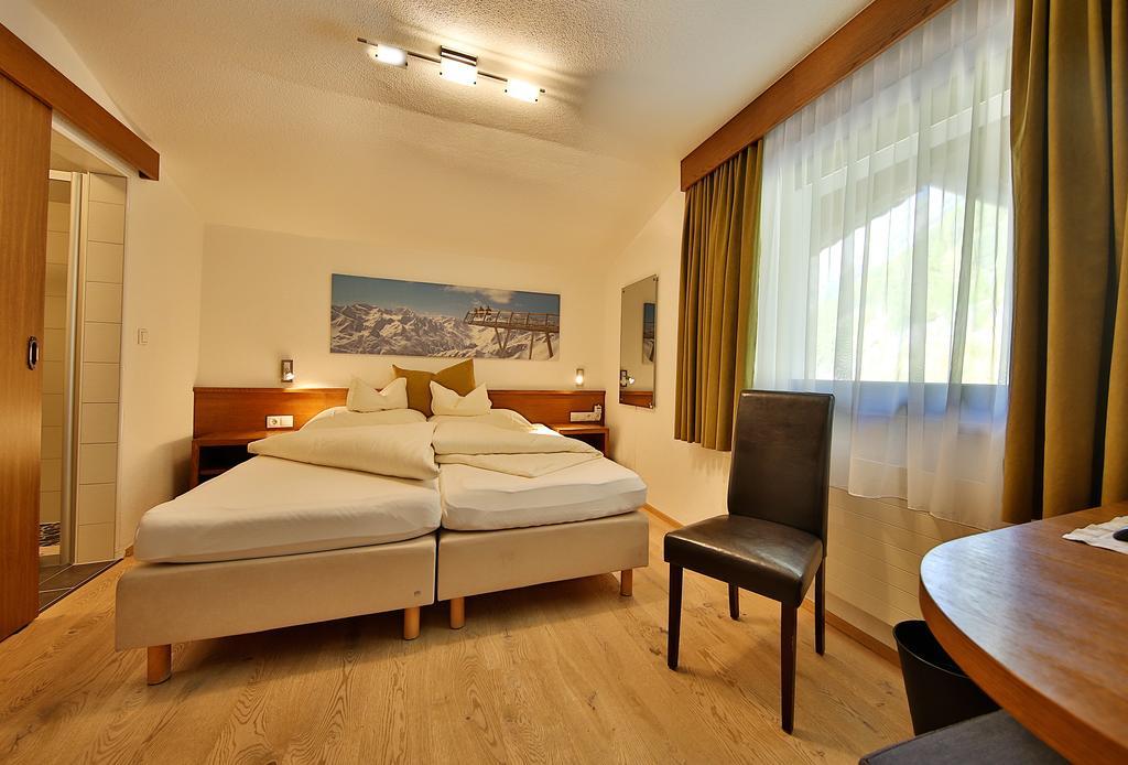 Hotel Garni Fiegl Apart Зёльден Экстерьер фото